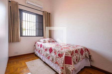 Casa à venda com 280m², 3 quartos e 2 vagasQuarto 2