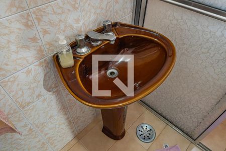 Casa à venda com 280m², 3 quartos e 2 vagasSuíte - Banheiro