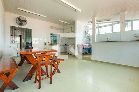 Casa à venda com 280m², 3 quartos e 2 vagasÁrea de Serviço