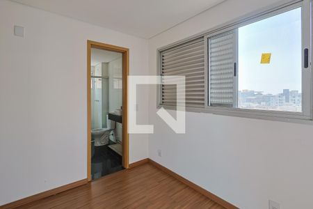 Apartamento à venda com 140m², 3 quartos e 4 vagasSuíte 2