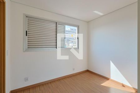 Apartamento à venda com 140m², 3 quartos e 4 vagasSuíte 2