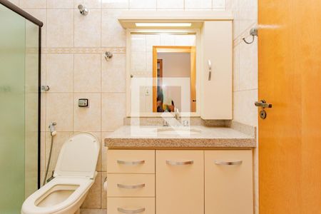 Casa à venda com 342m², 4 quartos e 8 vagasBanheiro Social