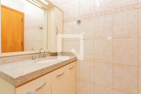 Casa à venda com 342m², 4 quartos e 8 vagasBanheiro Social