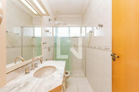 Casa à venda com 342m², 4 quartos e 8 vagasBanheiro da Suíte