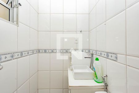 Casa à venda com 342m², 4 quartos e 8 vagasBanheiro de serviço