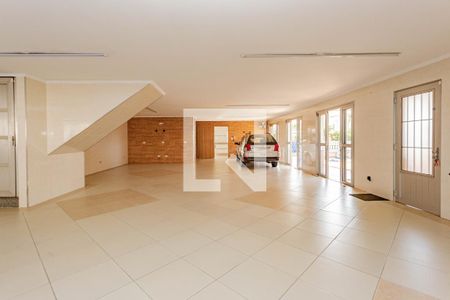 Casa à venda com 342m², 4 quartos e 8 vagasGaragem