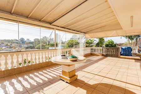 Casa à venda com 342m², 4 quartos e 8 vagasCobertura