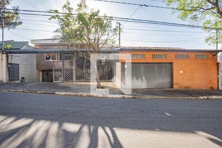 Casa à venda com 342m², 4 quartos e 8 vagasFachada