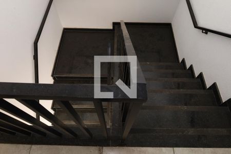 Apartamento para alugar com 39m², 2 quartos e sem vagaEscada