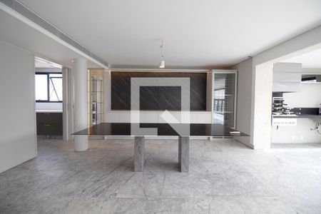 Apartamento à venda com 215m², 2 quartos e 3 vagasSala