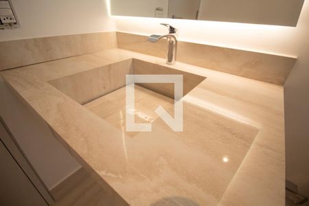 Apartamento à venda com 215m², 2 quartos e 3 vagasBanheiro da Suíte 2