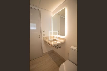 Apartamento à venda com 215m², 2 quartos e 3 vagasBanheiro da Suíte 2