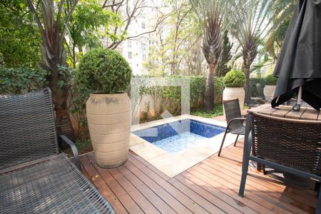 Apartamento à venda com 215m², 2 quartos e 3 vagasÁrea comum - Piscina