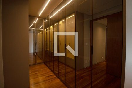 Apartamento à venda com 215m², 2 quartos e 3 vagasCloset da suíte 1