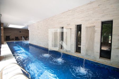 Apartamento à venda com 215m², 2 quartos e 3 vagasÁrea comum - Piscina