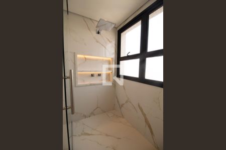 Apartamento à venda com 215m², 2 quartos e 3 vagasBanheiro da Suíte 1