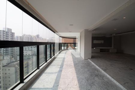 Apartamento à venda com 215m², 2 quartos e 3 vagasVaranda