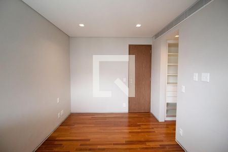 Apartamento à venda com 215m², 2 quartos e 3 vagasSuíte 2