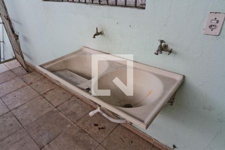 Casa à venda com 240m², 5 quartos e 5 vagasCasa 2 - Área de serviço