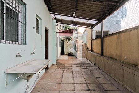 Casa à venda com 240m², 5 quartos e 5 vagasCasa 2 - Área de serviço