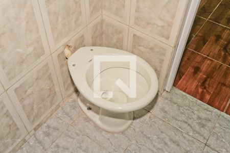 Casa à venda com 240m², 5 quartos e 5 vagasCasa 2 - Banheiro da Suíte 1