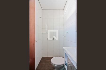 Casa à venda com 240m², 5 quartos e 5 vagasBanheiro da Suíte 2