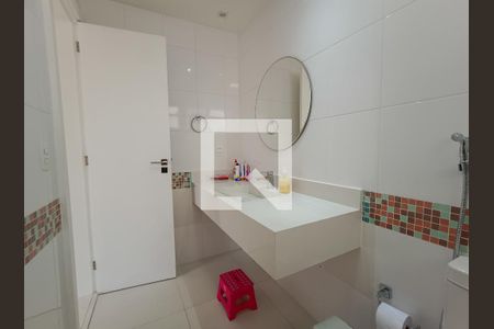 Casa de condomínio à venda com 600m², 5 quartos e 2 vagasBanheiro da Suíte 2