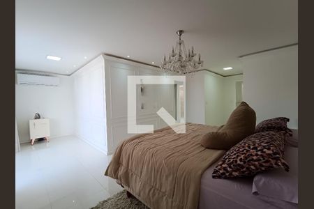Casa de condomínio à venda com 600m², 5 quartos e 2 vagasSuíte 1