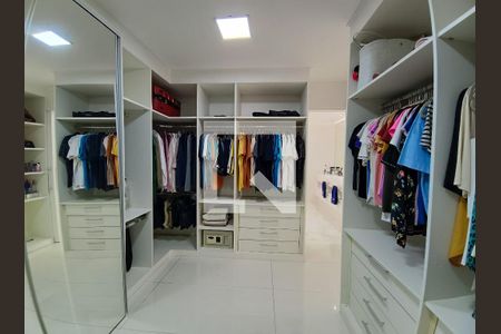 Casa de condomínio à venda com 600m², 5 quartos e 2 vagasCloset da Suíte 1