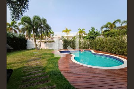 Casa de condomínio à venda com 600m², 5 quartos e 2 vagasQuintal