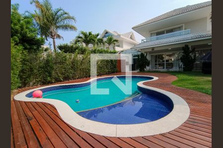 Casa de condomínio à venda com 600m², 5 quartos e 2 vagasPiscina