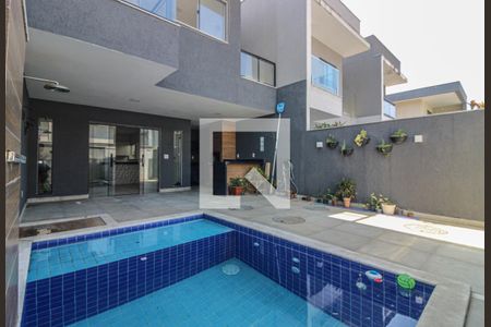 Casa de condomínio à venda com 150m², 3 quartos e 2 vagasÁrea externa