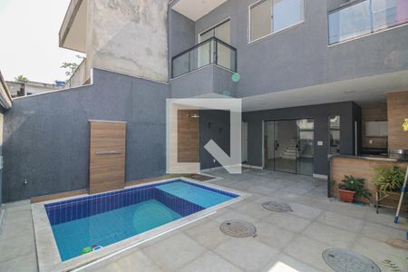 Casa de condomínio à venda com 150m², 3 quartos e 2 vagasÁrea externa