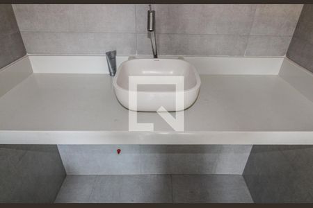 Casa de condomínio à venda com 150m², 3 quartos e 2 vagasSuíte 2 - Banheiro