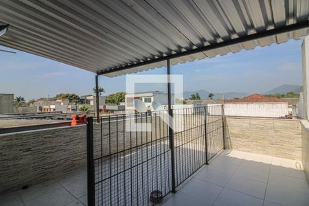 Casa de condomínio à venda com 150m², 3 quartos e 2 vagasTerraço