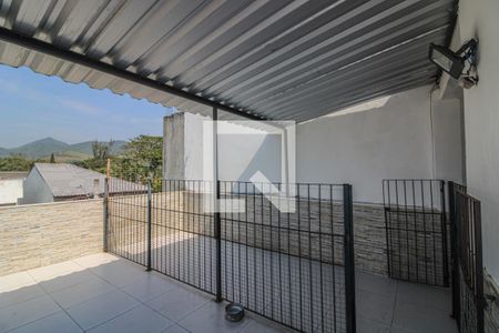 Casa de condomínio à venda com 150m², 3 quartos e 2 vagasTerraço