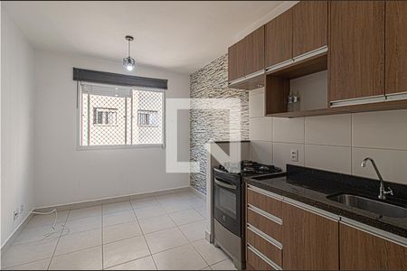 Sala/Cozinha de apartamento para alugar com 2 quartos, 33m² em Parque Fongaro, São Paulo