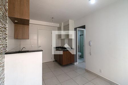Sala/Cozinha de apartamento para alugar com 2 quartos, 33m² em Parque Fongaro, São Paulo