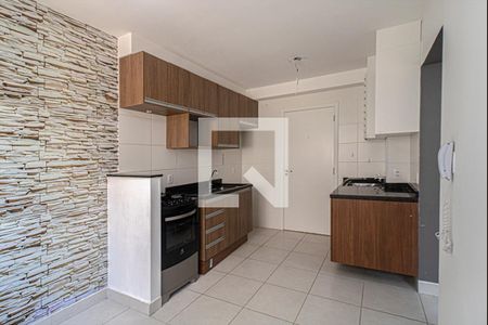 Sala/Cozinha de apartamento para alugar com 2 quartos, 33m² em Parque Fongaro, São Paulo