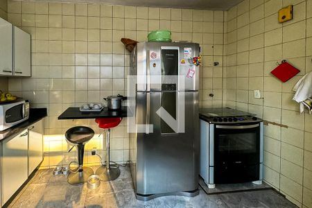 Apartamento à venda com 170m², 5 quartos e 2 vagas Apartamento à venda com 170m², 5 quartos e 2 vagasCozinha