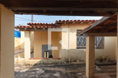 Casa à venda com 100m², 2 quartos e 2 vagas Casa à venda com 100m², 2 quartos e 2 vagasQuintal