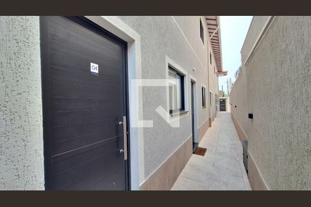 Casa de condomínio para alugar com 70m², 2 quartos e 1 vaga Casa de condomínio para alugar com 70m², 2 quartos e 1 vagaVista lateral
