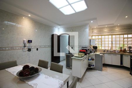 Casa à venda com 297m², 4 quartos e 5 vagasCozinha