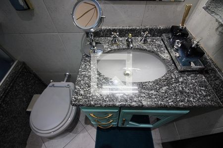 Casa à venda com 297m², 4 quartos e 5 vagasQuarto 2 Banheiro