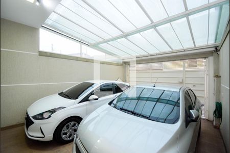 Casa à venda com 130m², 3 quartos e 2 vagas Casa à venda com 130m², 3 quartos e 2 vagasGaragem