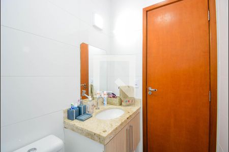 Casa à venda com 130m², 3 quartos e 2 vagas Casa à venda com 130m², 3 quartos e 2 vagasBanheiro da Suíte