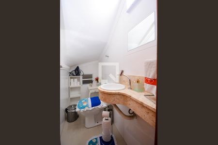 Casa à venda com 130m², 3 quartos e 2 vagas Casa à venda com 130m², 3 quartos e 2 vagasLavabo