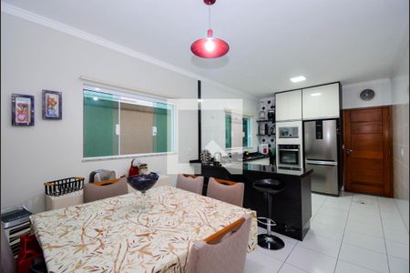 Casa à venda com 130m², 3 quartos e 2 vagas Casa à venda com 130m², 3 quartos e 2 vagasCozinha