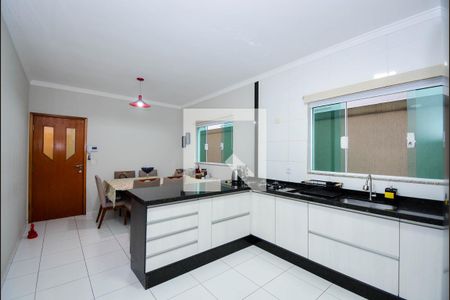 Casa à venda com 130m², 3 quartos e 2 vagas Casa à venda com 130m², 3 quartos e 2 vagasCozinha