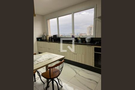 Apartamento à venda com 153m², 3 quartos e 3 vagas Apartamento à venda com 153m², 3 quartos e 3 vagasCozinha